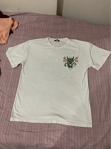 Beyaz baskılı tshirt