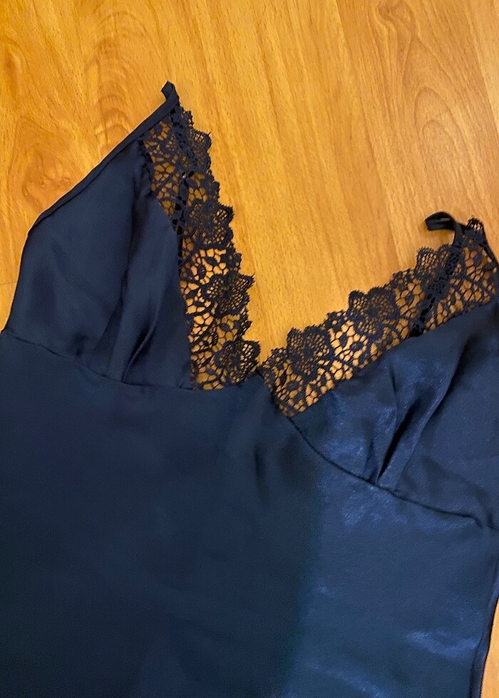 Şortlu saten pijama takımı - Görsel 2