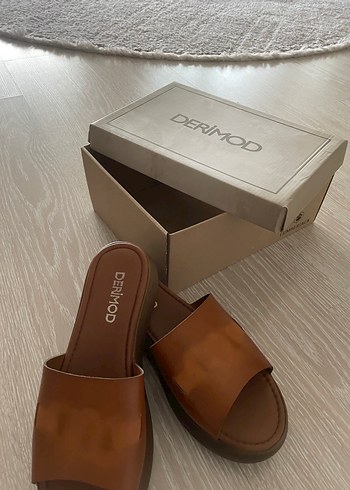 Derimod Kahverengi Deri Kadın Terlik - Görsel 3