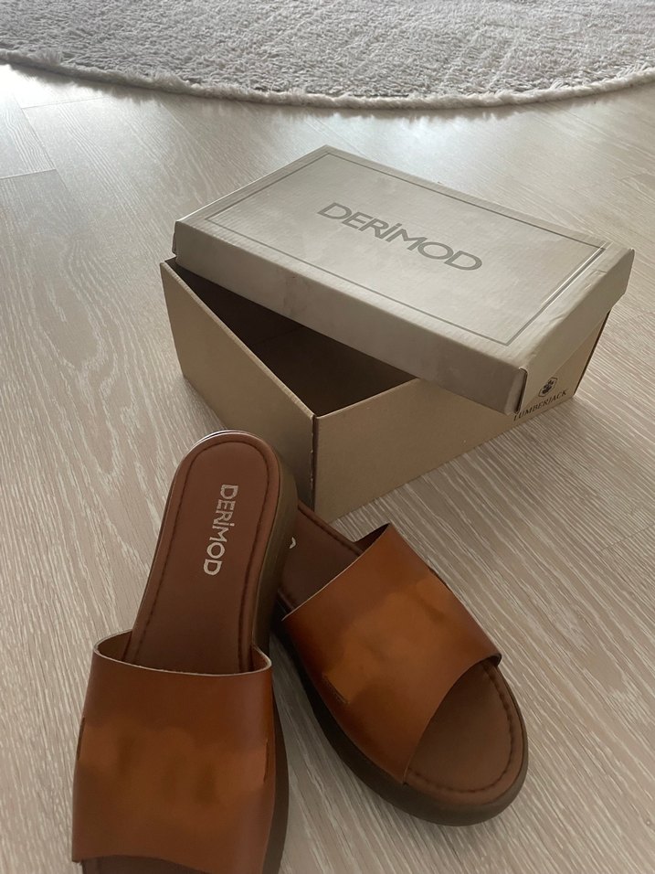 Derimod Kahverengi Deri Kadın Terlik - Görsel 3