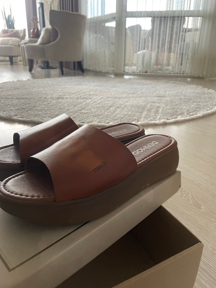 Derimod Kahverengi Deri Kadın Terlik - Görsel 5