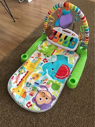 Fisher Price piyanolu oyun alanı