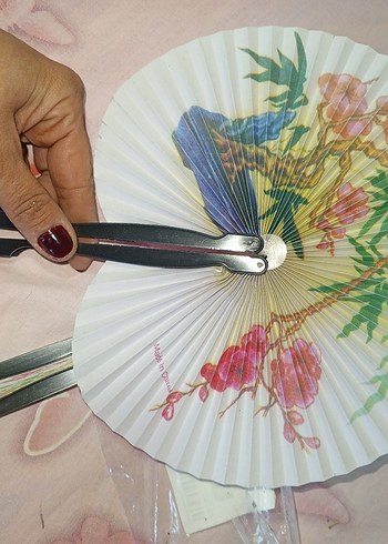 Çiçek Desenli Katlanabilir Yelpaze - Görsel 2