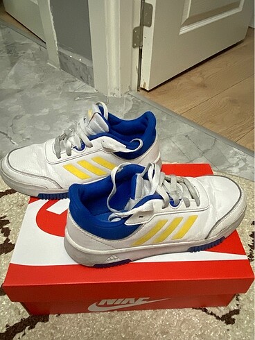 Adidas Erkek çocuk orijinal adidas spor ayakkabı numara:37.5