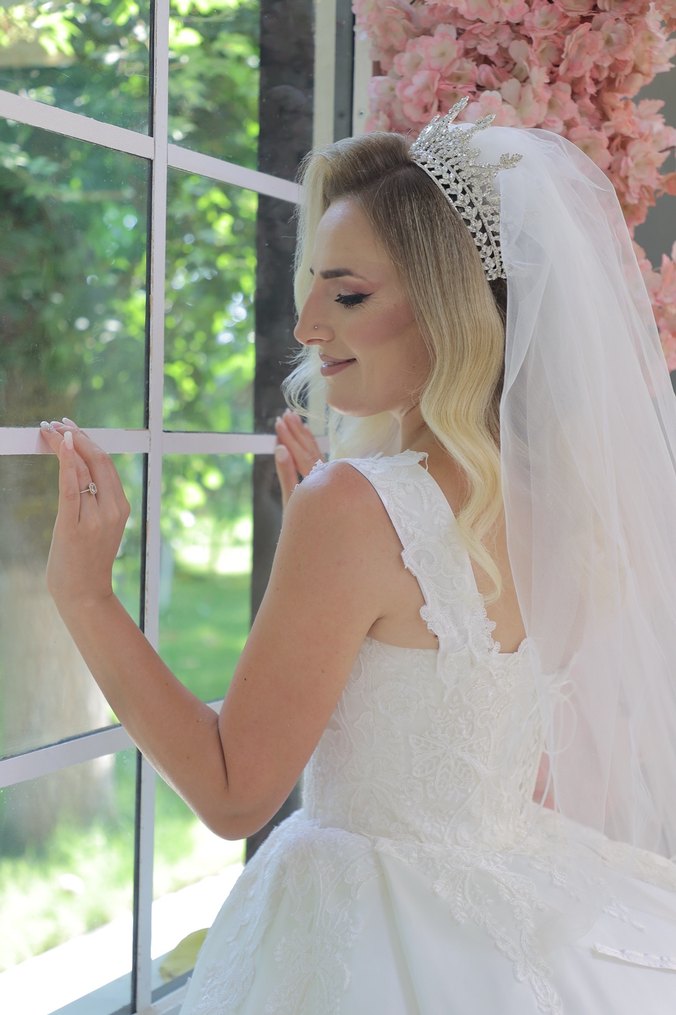 Beyaz Parlak Taşlı Gelin Tacı ve Küpe Seti - Görsel 3