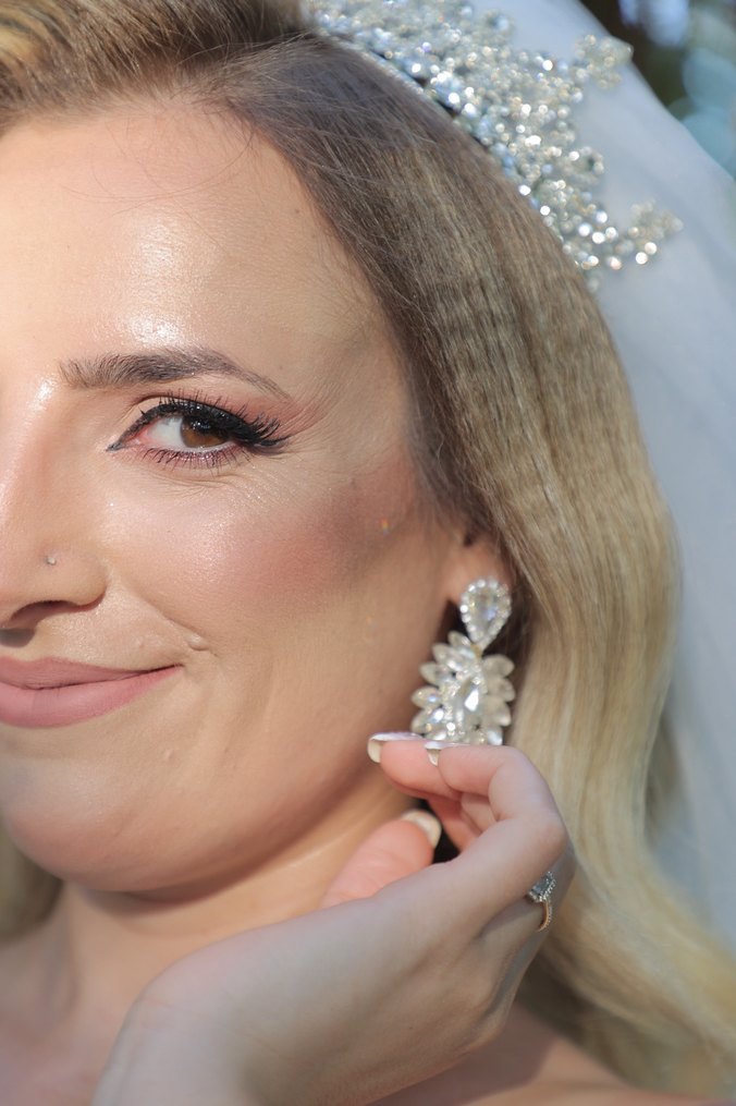 Beyaz Parlak Taşlı Gelin Tacı ve Küpe Seti - Görsel 5