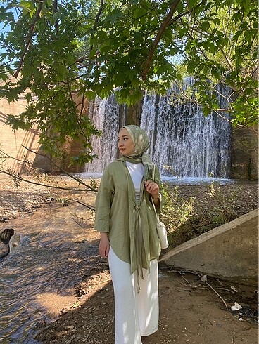 Yeşil bağlamalı tunik