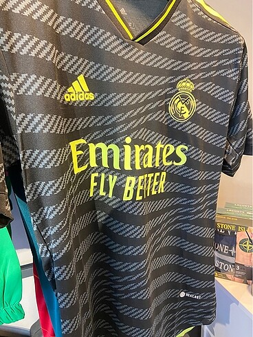 Real Madrid Lisanslı