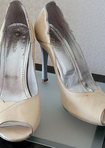 Hakiki deri, kum rengi stiletto