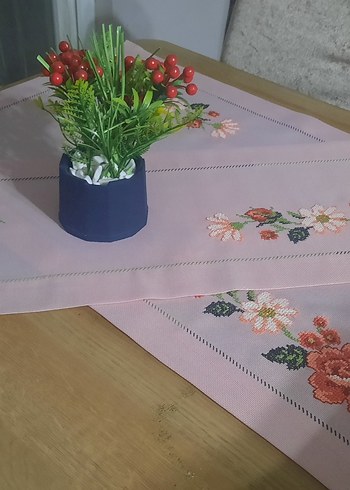 Çiçek İşlemeli Pembe Masa Örtüsü - Görsel 6