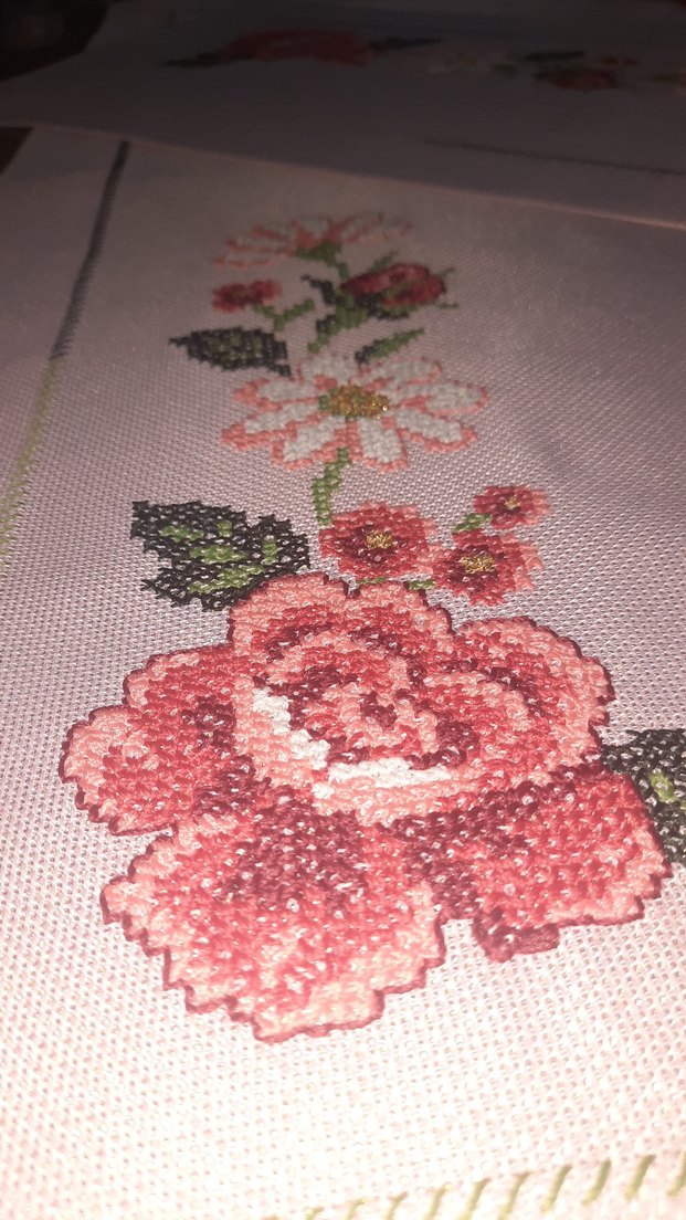 Çiçek İşlemeli Pembe Masa Örtüsü - Görsel 3