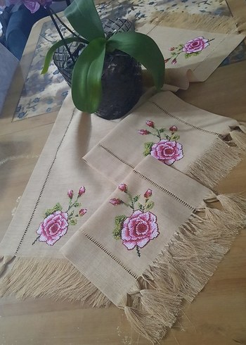 Püsküllü Nakışlı Keten Masa Örtüsü - Görsel 7