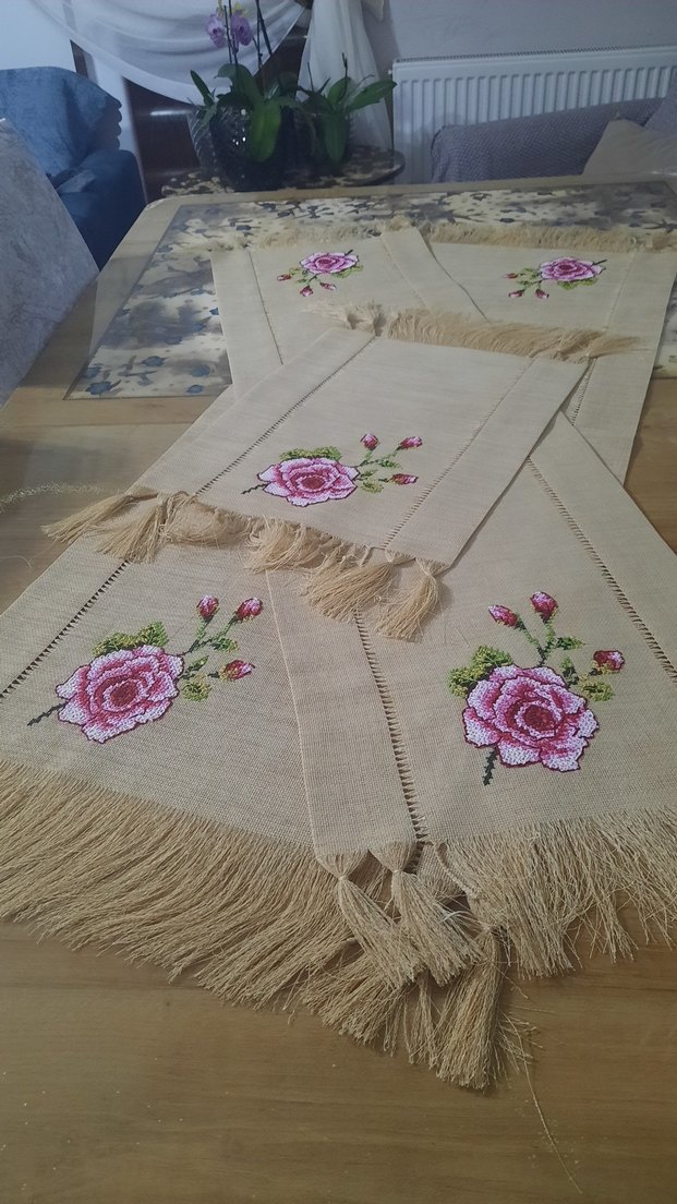 Püsküllü Nakışlı Keten Masa Örtüsü - Görsel 3