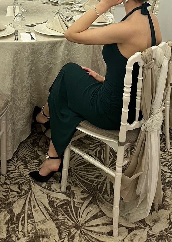 boyundan bağlamalı yeşil elbise - Görsel 2