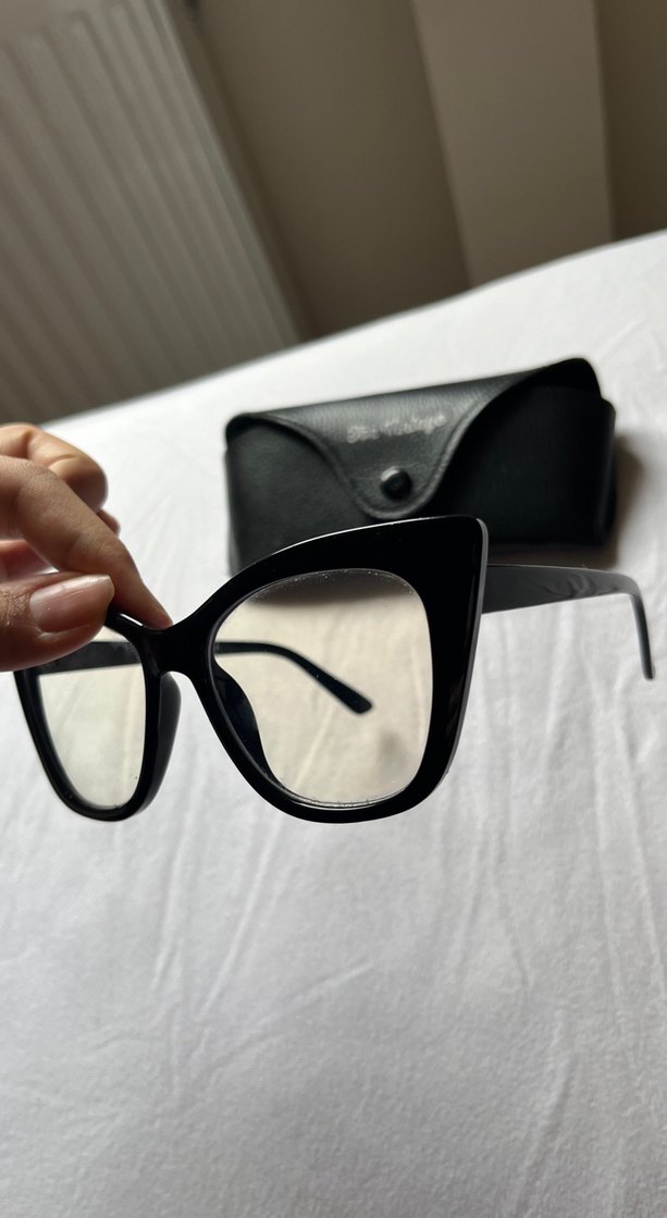 Klasik Siyah Kemerli Kadın Gözlüğü - Görsel 3