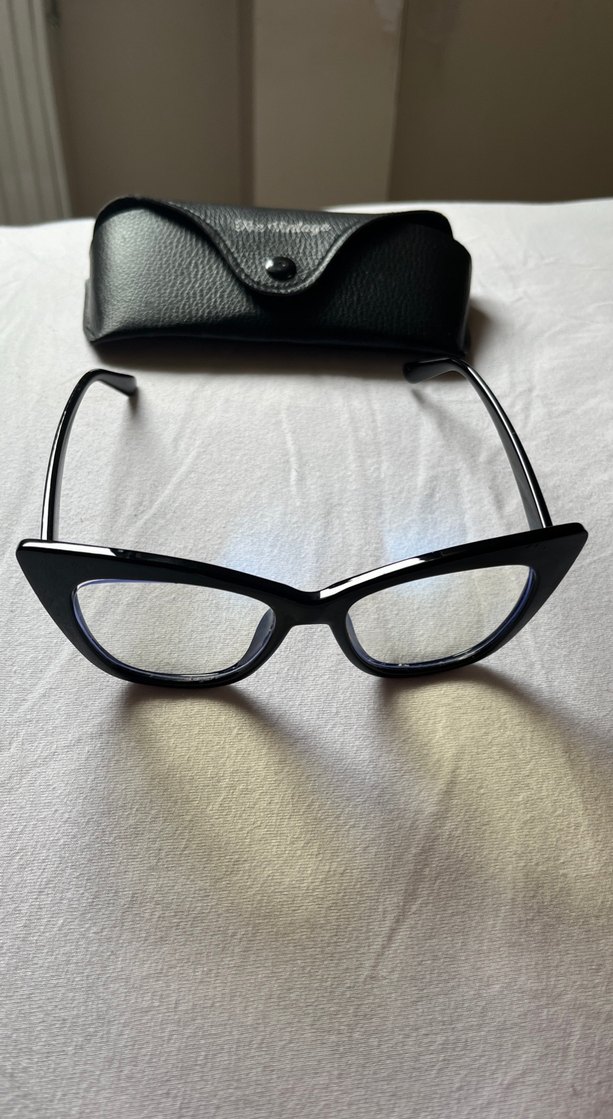 Klasik Siyah Kemerli Kadın Gözlüğü - Görsel 4