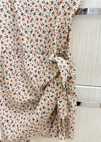 Çiçek Desenli Mini İnce Askılı Elbise - Görsel 3