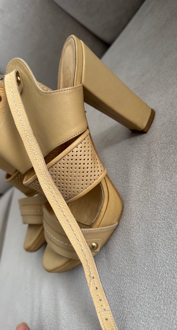 Bej Deri Kadın Dolgu Topuklu Sandalet - Görsel 4