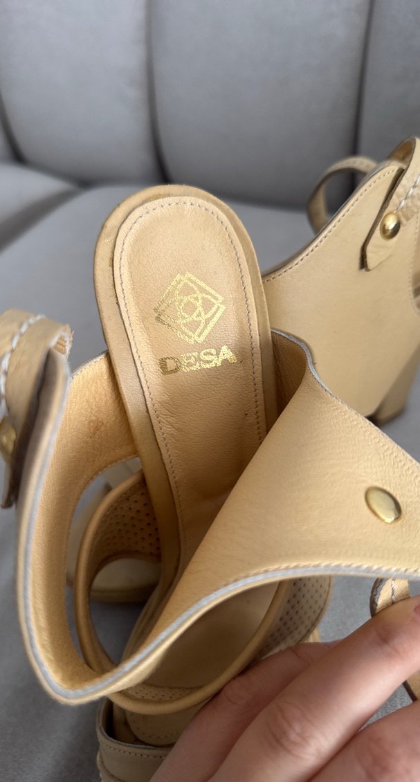 Bej Deri Kadın Dolgu Topuklu Sandalet - Görsel 3