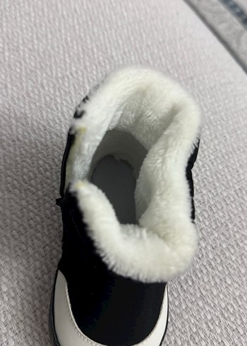 Kürklü Erkek Bebek Botu Siyah Beyaz - Görsel 4