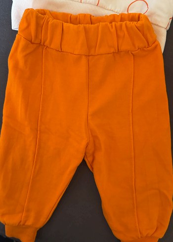 Beyaz Baskılı Sweatshirt ve Turuncu Pantolon Bebek Takımı - Görsel 2