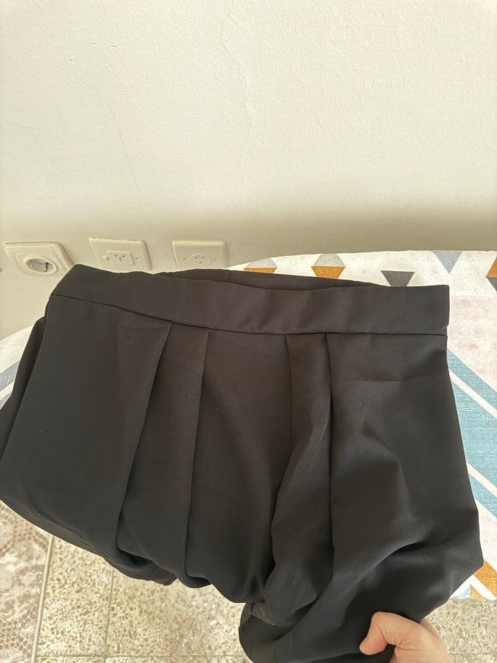 Siyah etekli takım - Görsel 3