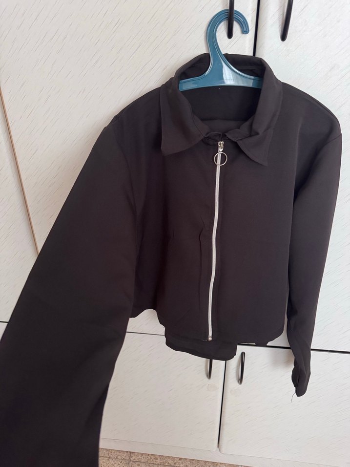 Siyah etekli takım - Görsel 2