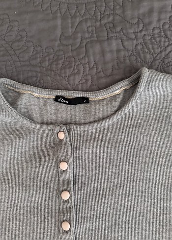 Düğmeli Gri Keten Kısa Kollu Kadın Tişört - Görsel 2