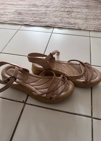 Bej  Süet Dolgu Topuklu Sandalet - Görsel 3