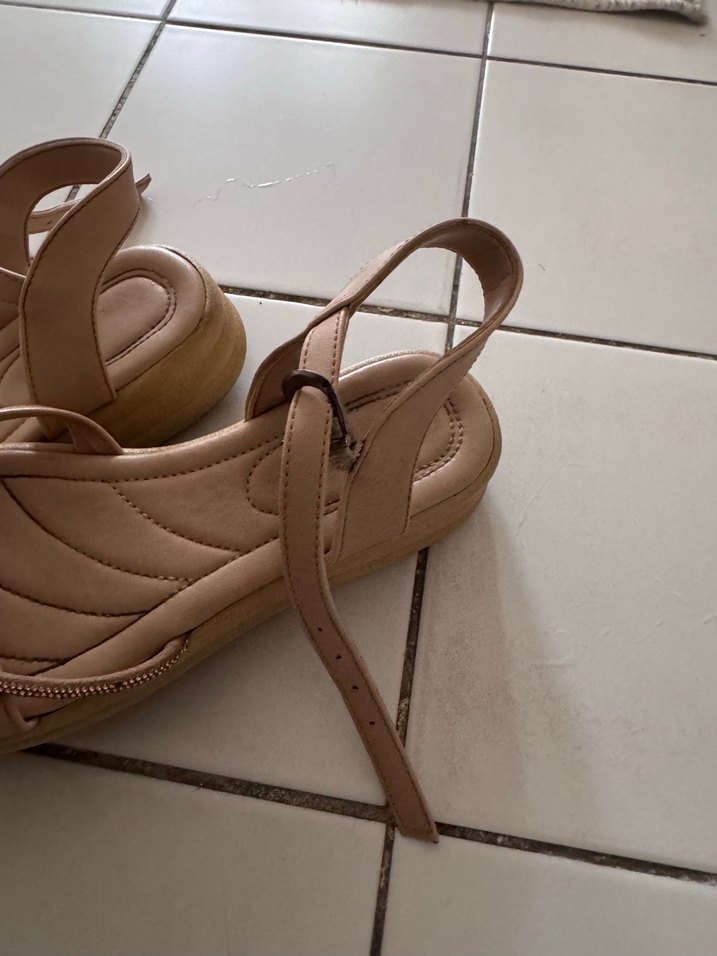 Bej  Süet Dolgu Topuklu Sandalet - Görsel 4