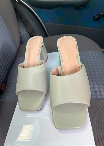 Nine West Nine West Pastel Yeşil Topuklu Kadın Terlik