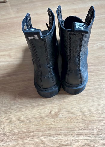 37 Beden siyah Renk Dr. Martens siyah airwair bot