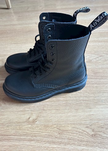37 Beden Dr. Martens siyah airwair bot