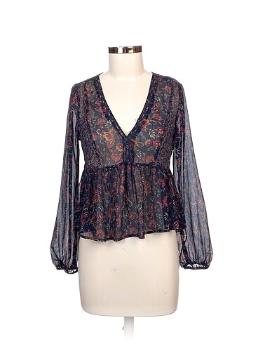 Stradivarius Bluz %70 İndirimli.