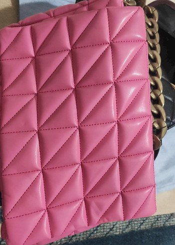 Zincir Detaylı Parlak Pembe Kadın Çanta