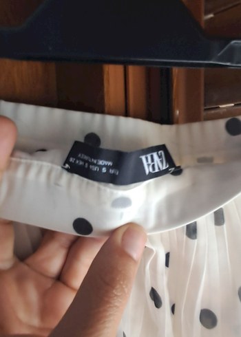 s Beden Zara Puantiye Desenli Fırfırlı Şort Etek