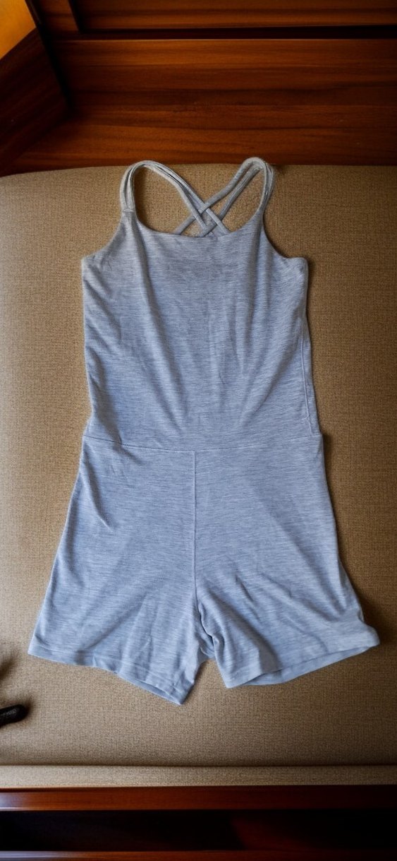 Gri Kadın Spor Askılı Kısa Tulum - Görsel 2