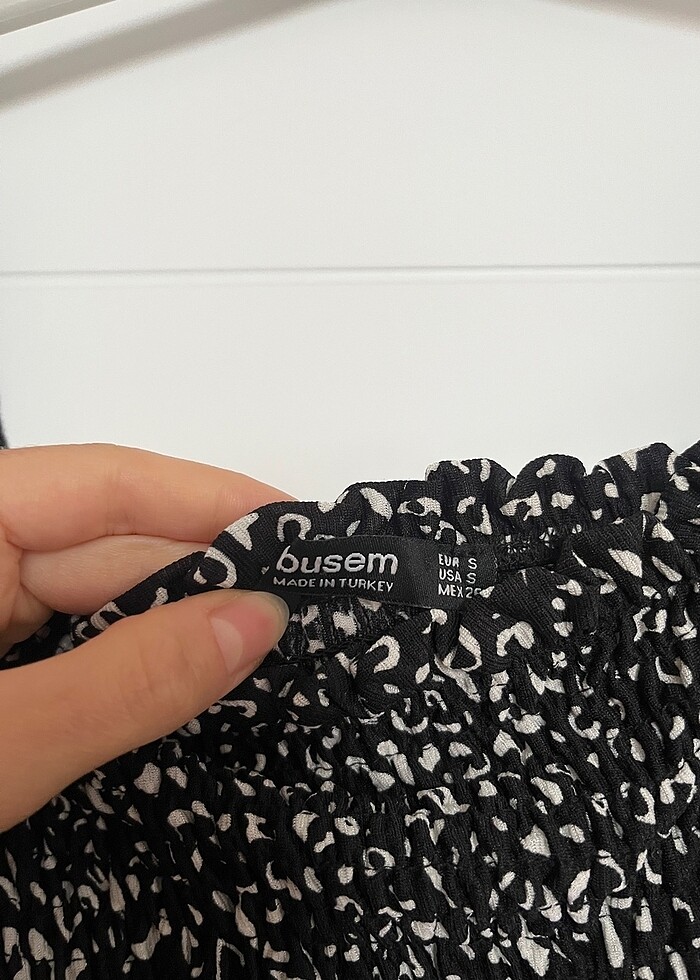 Fırfırlı Kare Yaka Yarım Kol Bluz - Görsel 3