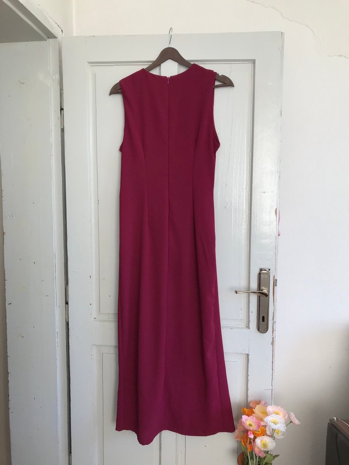 Bordo Drapeli Midi Boy Yırtmaçlı Kolsuz Modern Klasik Elbise - Görsel 2