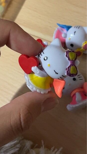  Beden Hello Kitty