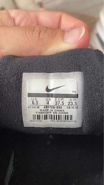 37,5 Beden siyah Renk orijinal nike ayakkabı