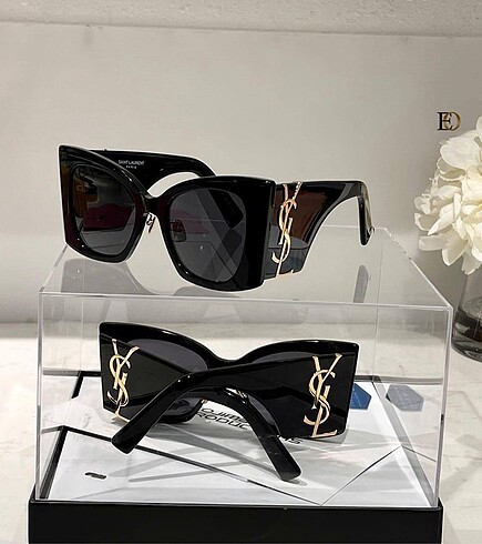 Yves Saint Laurent ? Orijinal Kalitesinde, Birebir Şıklık ? 1:1 Gözlük Modeli