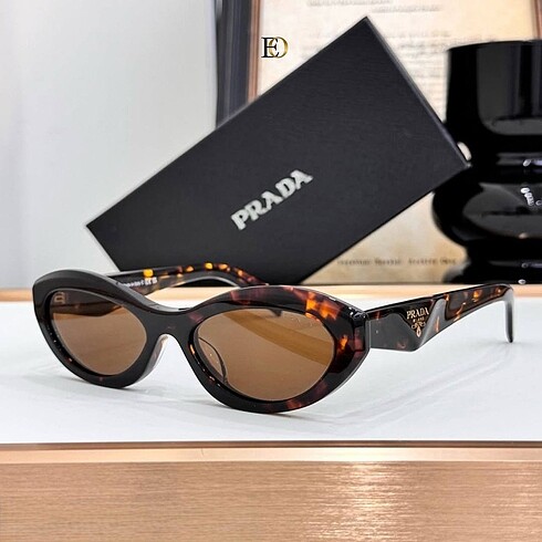 Prada PRADA