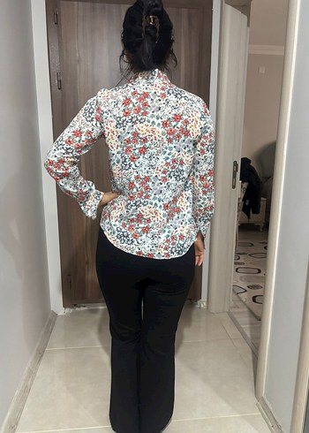 Çiçek Desenli Uzun Kollu Gömlek - Görsel 2