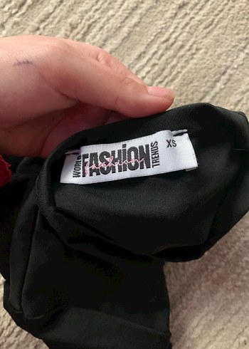 Siyah Kısa Kollu Fitted Tişört - Görsel 3