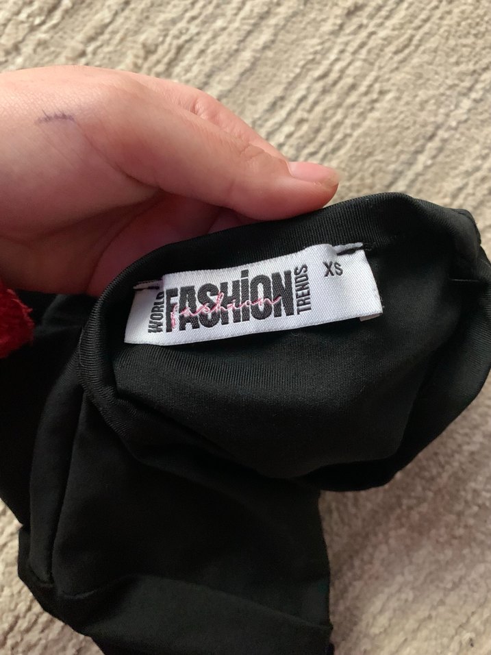 Siyah Kısa Kollu Fitted Tişört - Görsel 3