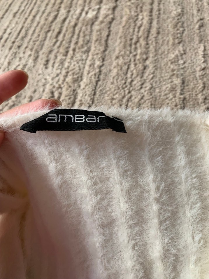 V Yakalı Beyaz Triko Kadın Kazak - Görsel 2