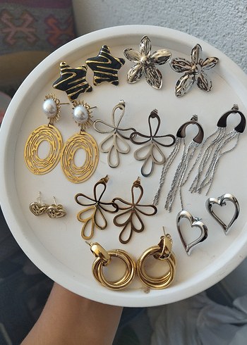 Accessorize Altın Renkli Mini Çiçekli Boncuklu Küpeler