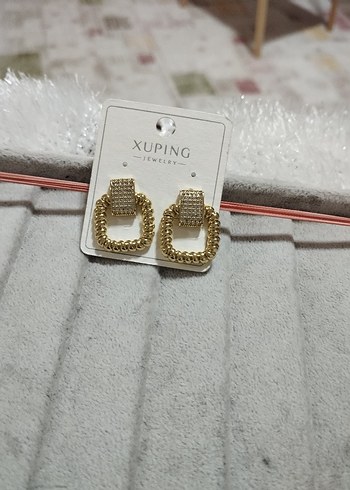 Beden Xuping Mini Altın Renk Boncuklu Küpe