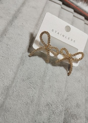 Beden altın Renk Altın Renkli Fiyonk Detaylı Mini Küpeler